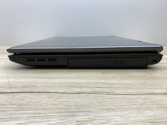 Б/в Ноутбук Fujitsu Siemens Espirimo V5555 Intel Core 2 Duo T5850 / 3 Гб / SSD 120 Гб / Клас В