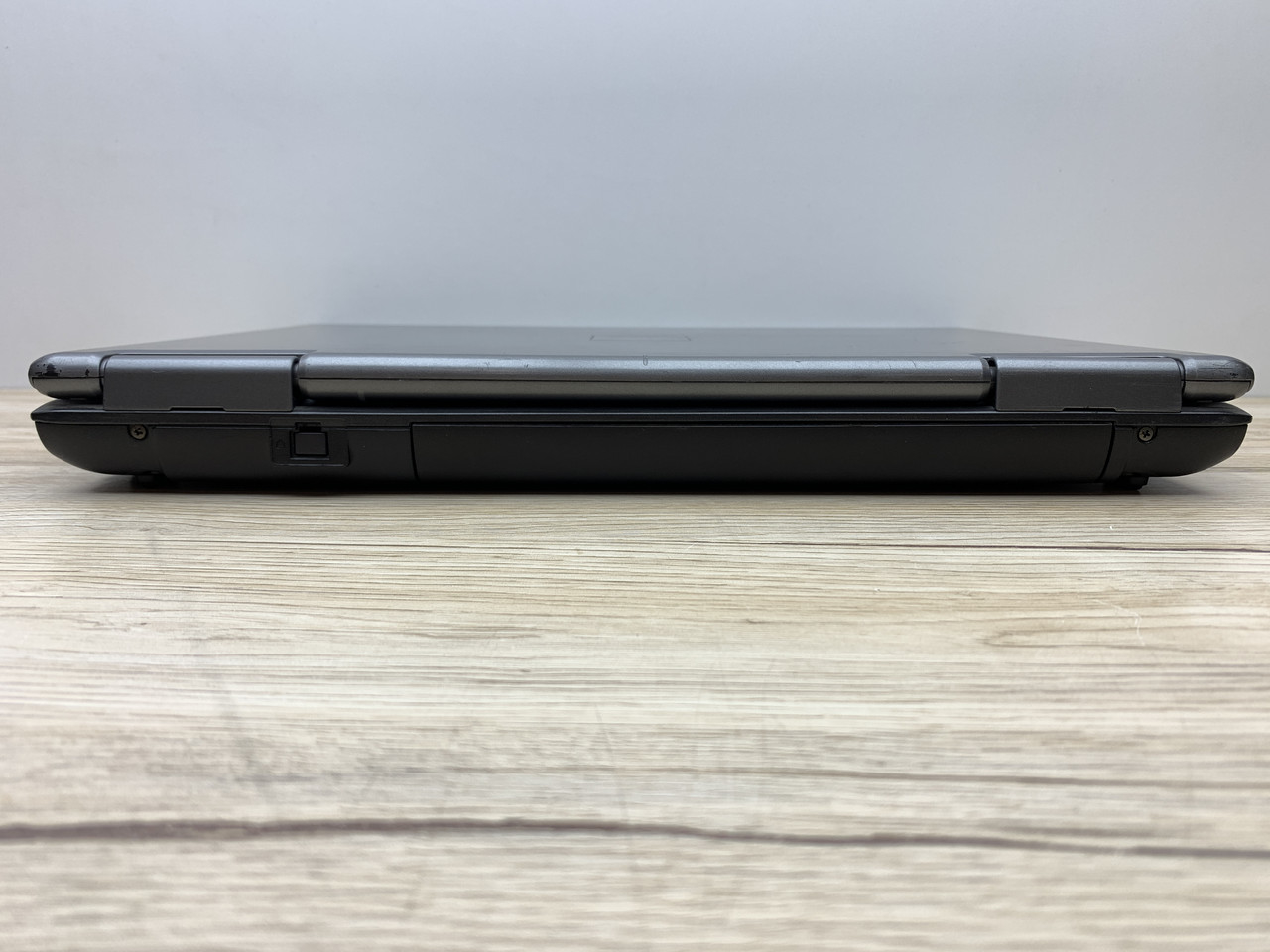 Б/в Ноутбук Fujitsu Siemens Espirimo V5555 Intel Core 2 Duo T5850 / 3 Гб / SSD 120 Гб / Клас В