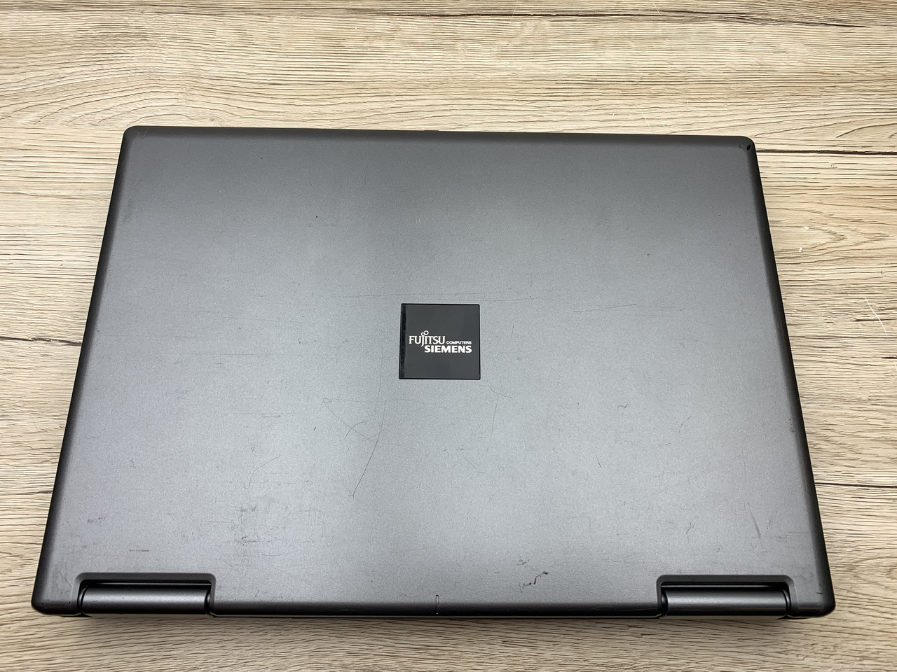 Б/в Ноутбук Fujitsu Siemens Espirimo V5555 Intel Core 2 Duo T5850 / 3 Гб / SSD 120 Гб / Клас В