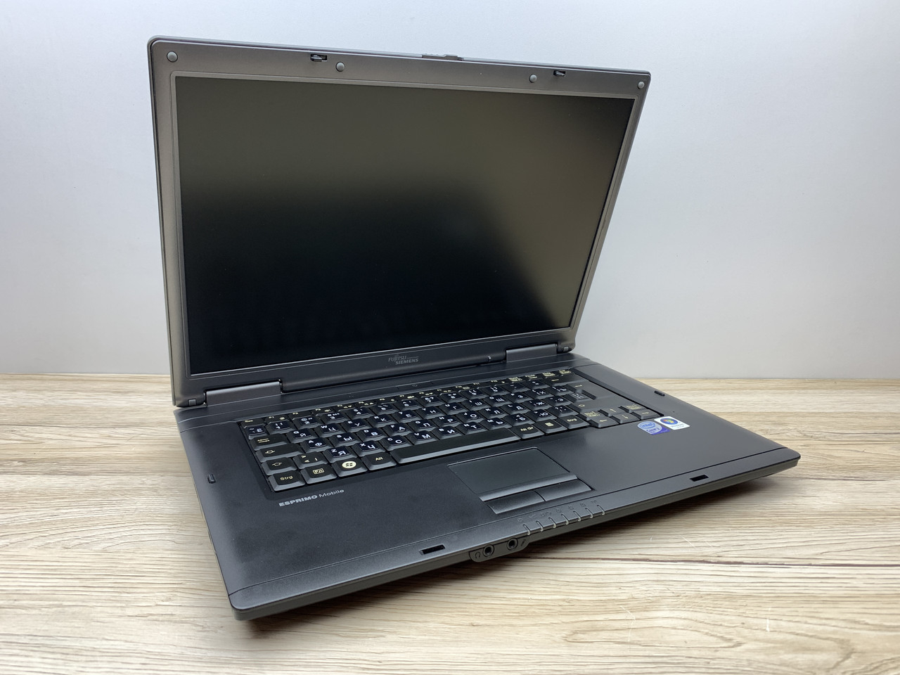 Б/в Ноутбук Fujitsu Siemens Espirimo V5555 Intel Core 2 Duo T5850 / 3 Гб / SSD 120 Гб / Клас В
