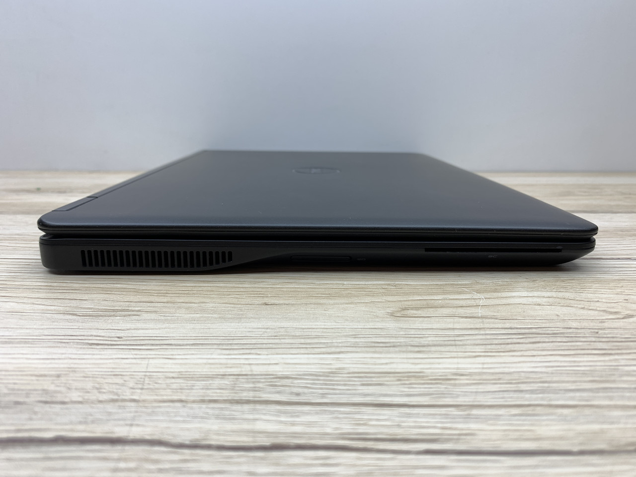 Б/в Ноутбук Dell Latitude E7450 Intel Core i5-5300U / 8 Гб / SSD 120 Гб / Клас В