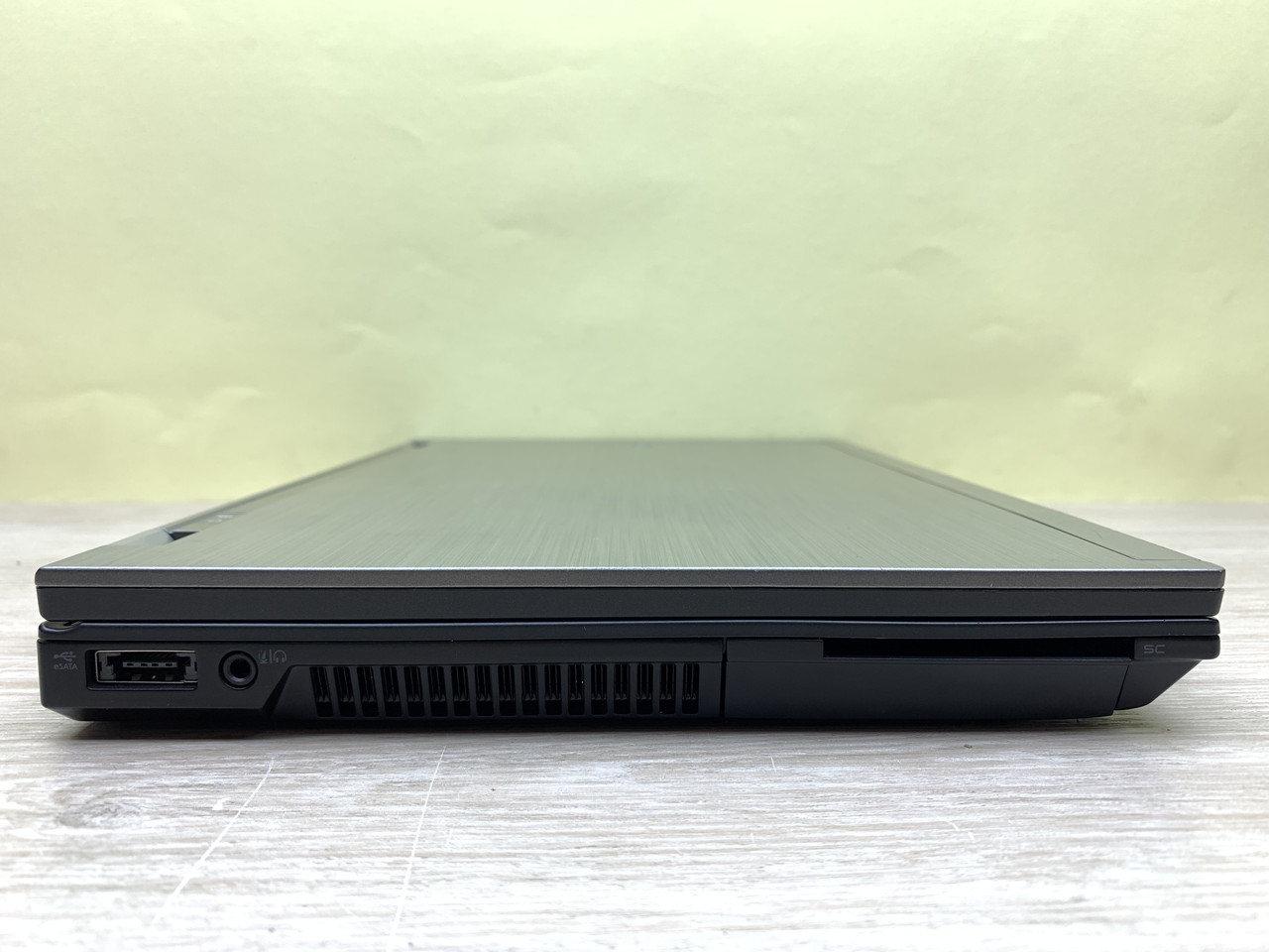 Б/в Ноутбук Dell Latitude E4310 / Intel Core i5 (1 покоління) / 4 Гб /  120 Гб / Клас B