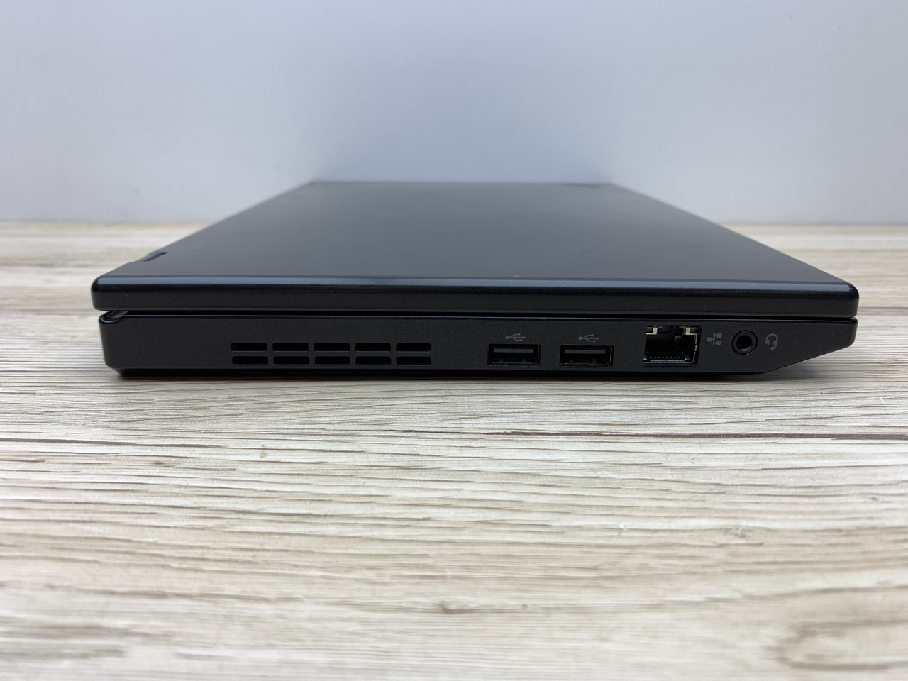 Б/в Ноутбук Lenovo ThinkPad X100e AMD Athlon Neo MV-40 / 4 Гб / SSD 120 Гб / Клас В (не працює батарея)