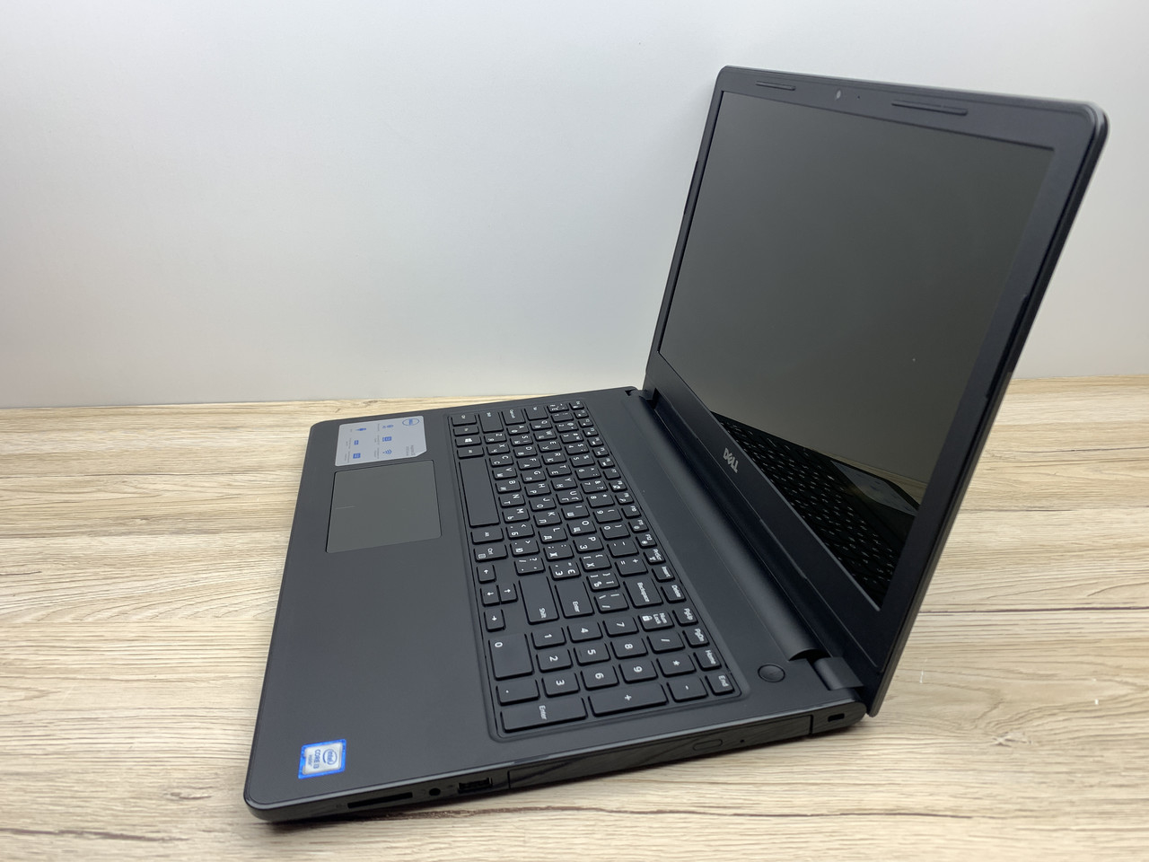 Б/в Ноутбук Dell inspiron 15 3000 / Intel Core i3-6006U / 8 Гб / SSD 120 Гб / Клас B