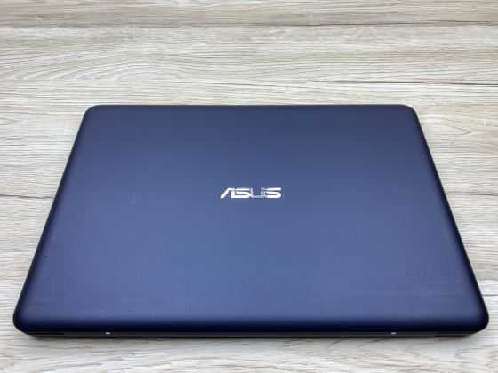 Б/в Ноутбук Asus x205 / Intel Atom Z3735F / 2 Гб / SSD 32 Гб / Клас A