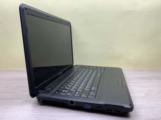 Б/в Ноутбук Lenovo G550 / Intel Core 2 Duo / 4 Гб / 320 Гб / Клас B