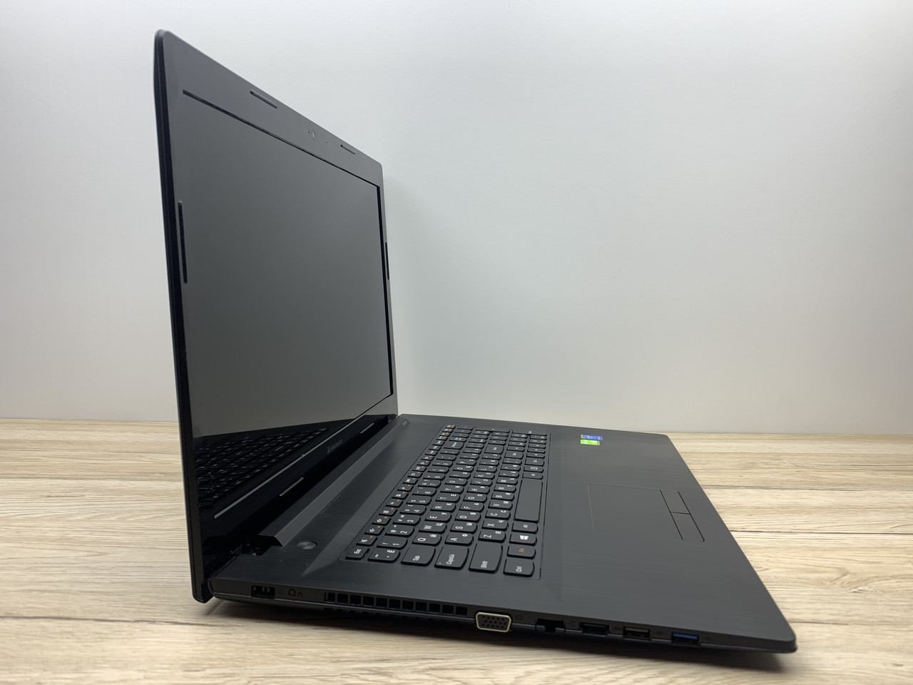 Б/в Ноутбук Lenovo G70-80 / Intel Pentium 3825U / 8 Гб / SSD 240 Гб / Клас B