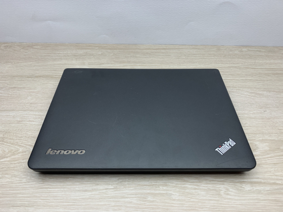 Б/в Ноутбук Lenovo ThinkPad X121e / AMD E300 / 4 Гб / 320 Гб / Клас B