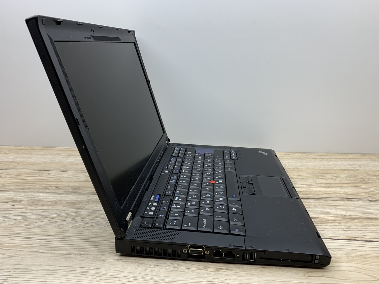 Б/в Ноутбук Lenovo ThinkPad T400 Intel Core 2 Duo P8400 / 4 Гб / SSD 120 Гб / Клас B