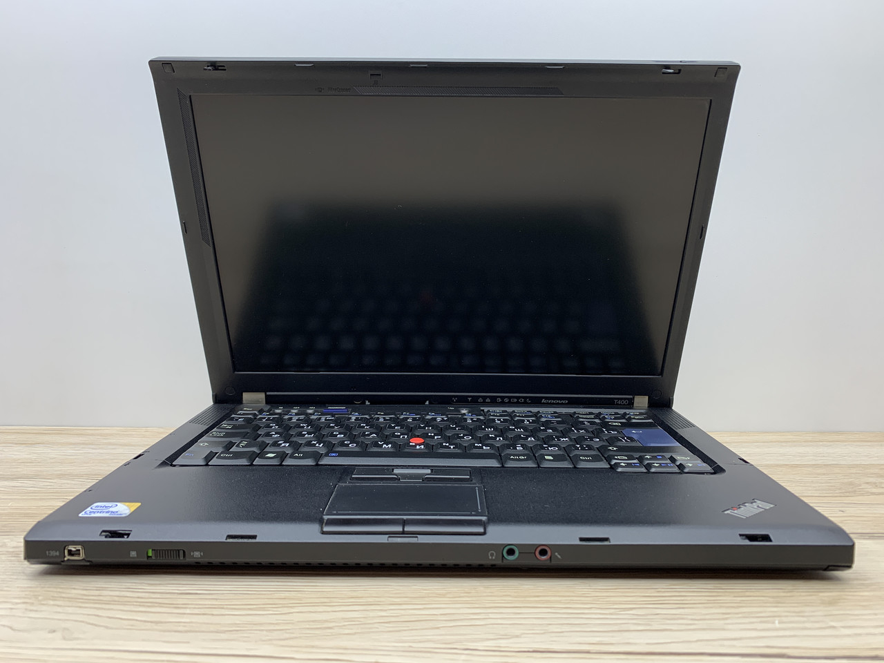 Б/в Ноутбук Lenovo ThinkPad T400 Intel Core 2 Duo P8400 / 4 Гб / SSD 120 Гб / Клас B