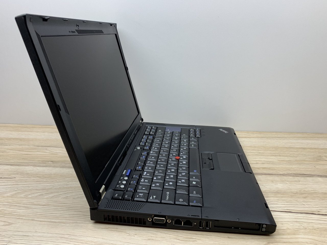 Б/в Ноутбук Lenovo ThinkPad T400 Intel Core 2 Duo P8400 / 4 Гб / SSD 120 Гб / Клас B