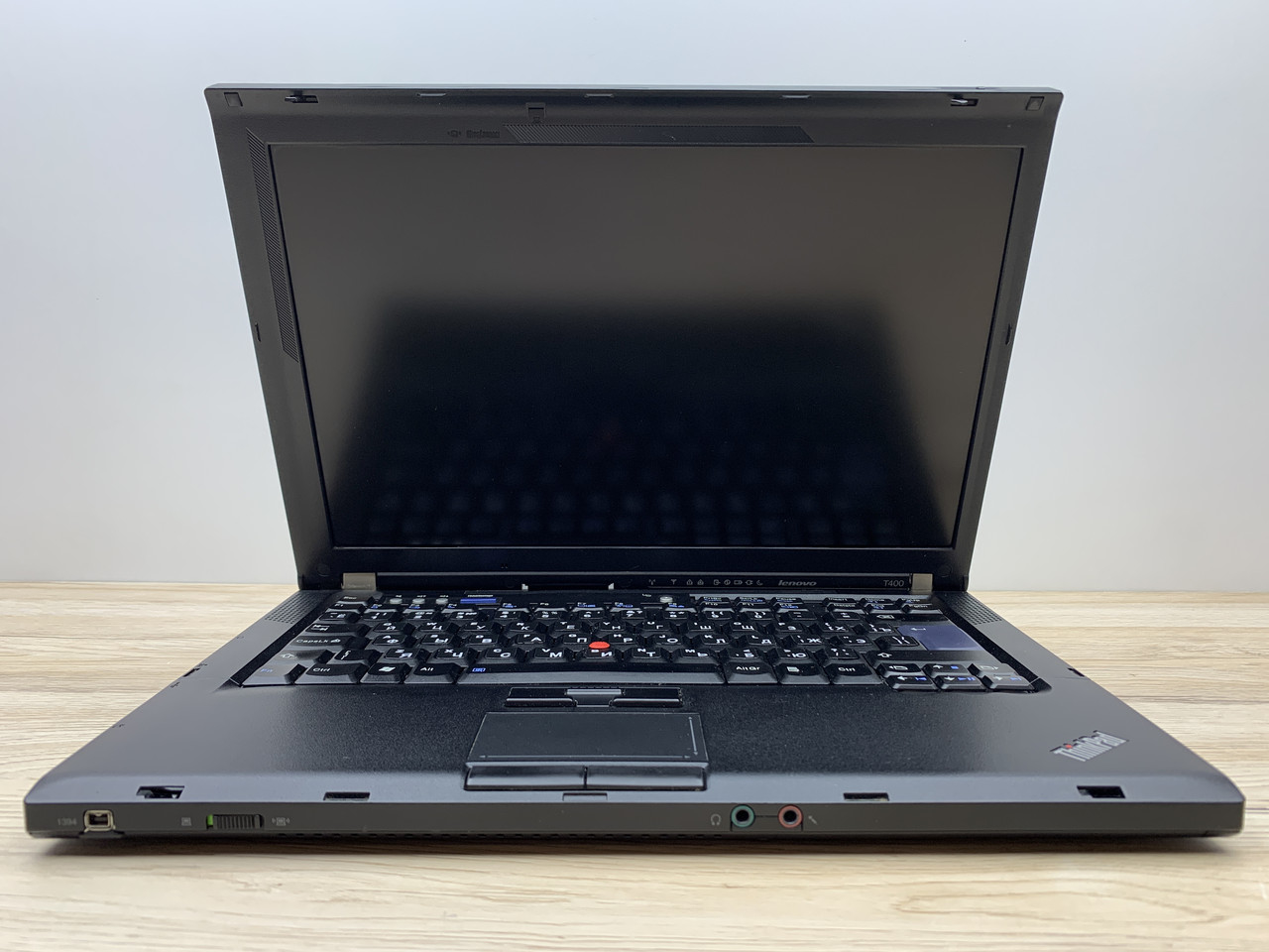 Б/в Ноутбук Lenovo ThinkPad T400 Intel Core 2 Duo P8400 / 4 Гб / SSD 120 Гб / Клас B