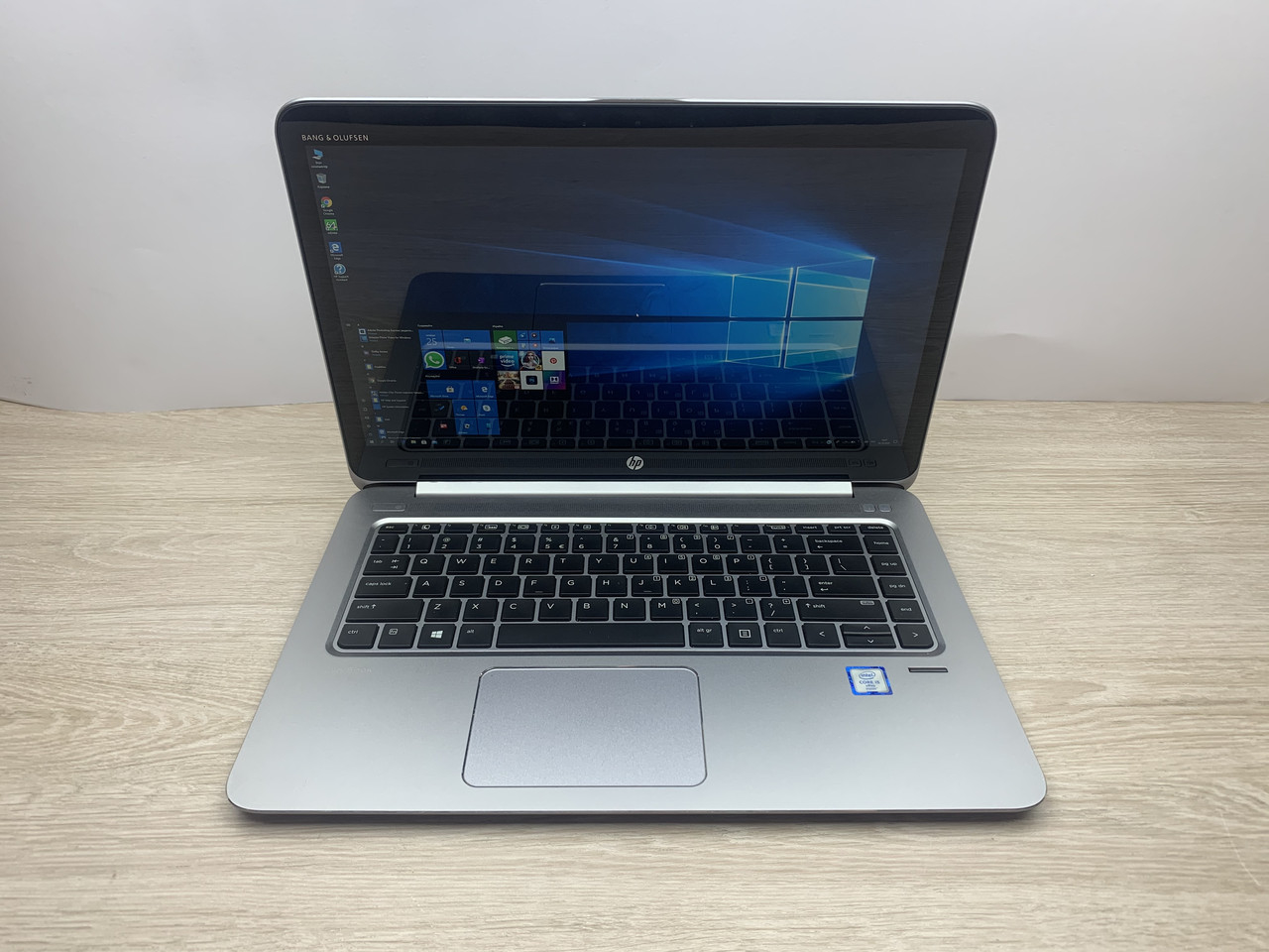 Б/в Ноутбук HP EliteBook Folio 1040 G3 / Intel Core i5-6300U / SSD 8 Гб / Клас A