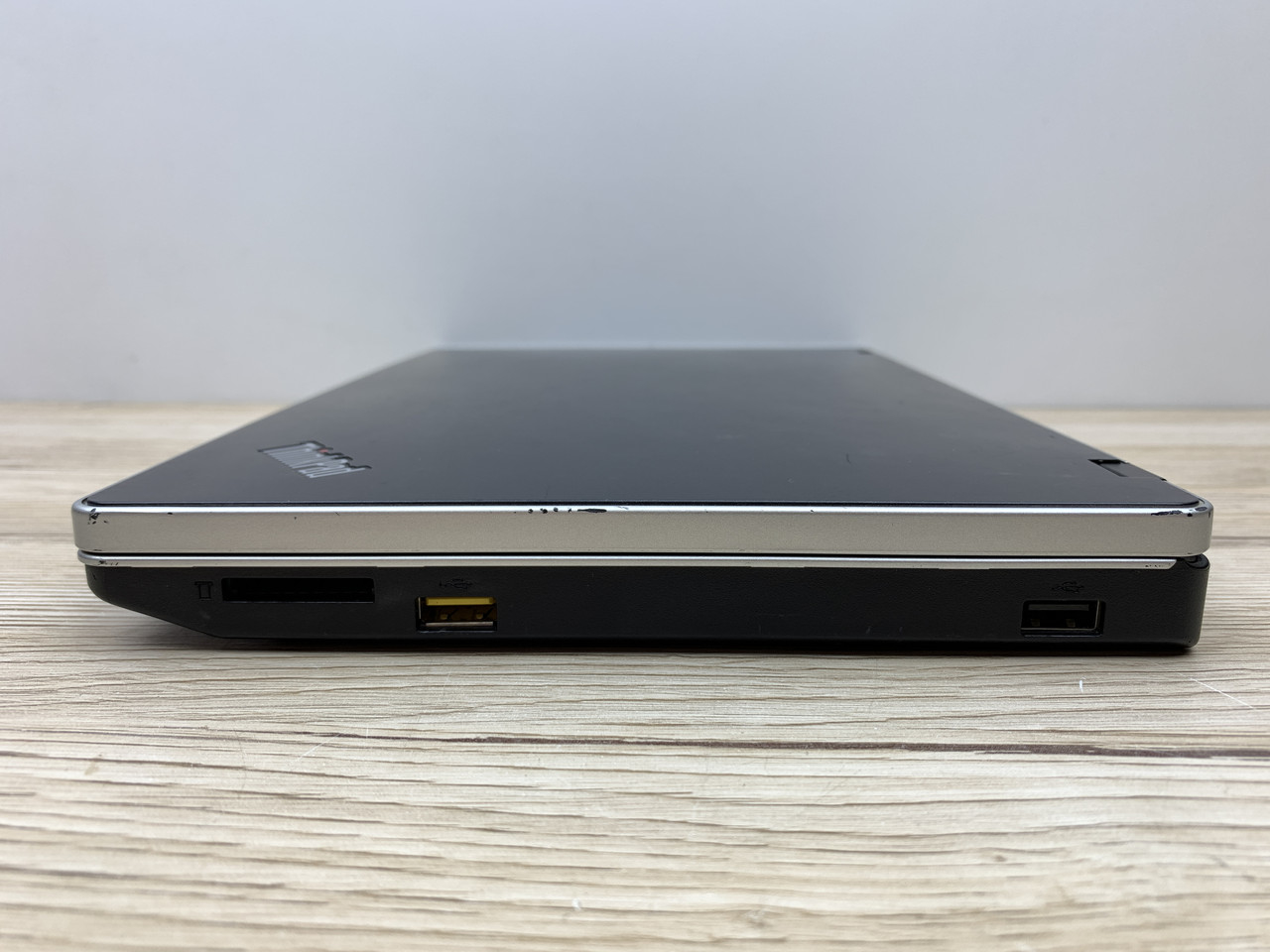Б/в Ноутбук Lenovo ThinkPad Edge Intel Core i3-380UM / 4 Гб / SSD 120 Гб / Клас В