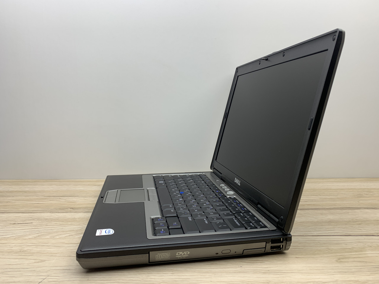 Б/в Ноутбук Dell Latitude D630 Intel Core 2 Duo T7100 / 4 Гб / SSD 120 Гб / Клас B