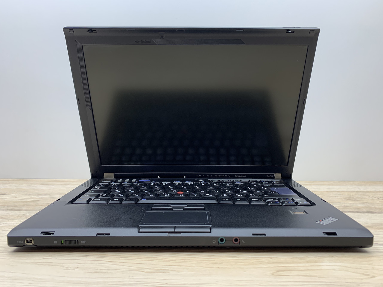 Б/в Ноутбук Lenovo ThinkPad T400 Intel Core 2 Duo P8600 / 4 Гб / SSD 120 Гб / Клас A