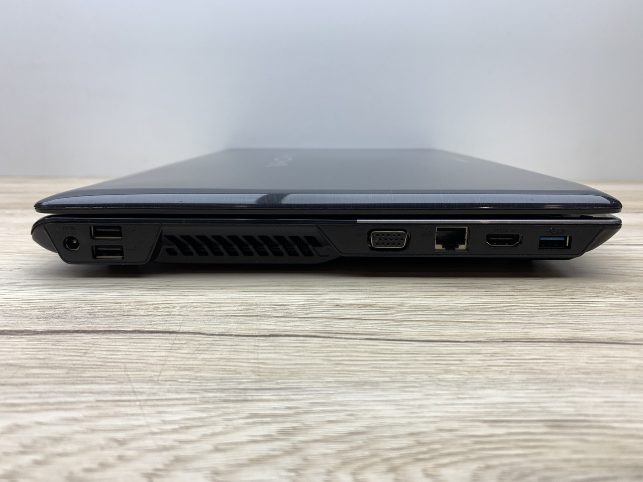 Б/в Ноутбук Medion Akoya MD98760 Intel Core i3-2330M / 4 Гб / SSD 120 Гб / Клас В