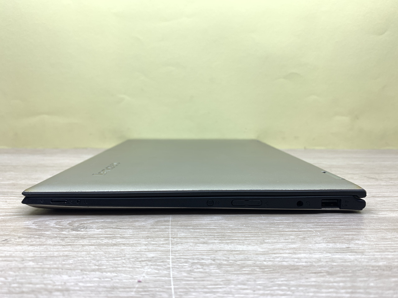 Б/в Ноутбук Lenovo Yoga 2 Pro / Intel Core i3 (4 покоління) / 4 Гб / 120 Гб / Клас B