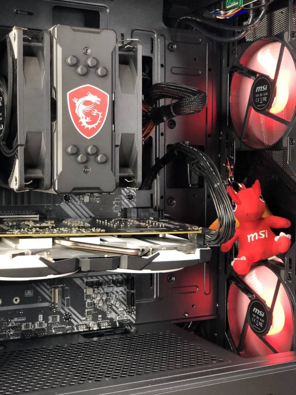 Б/в Системний блок MSI MAG Forge 100M Tower Intel Core i5-10400F / 16 Гб / SSD 480 Гб + 1 Тб