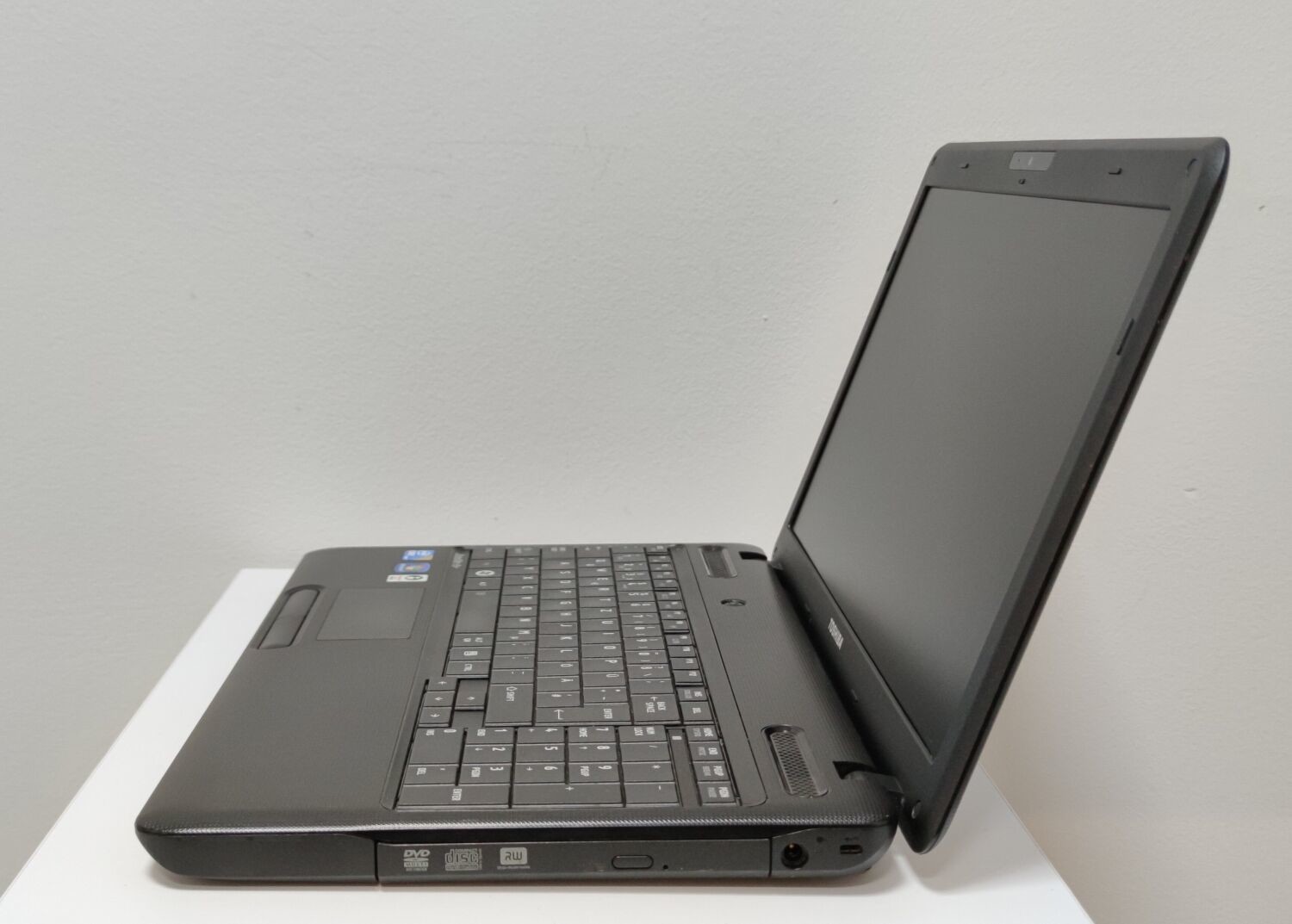 Б/в Ноутбук Toshiba Satellite Pro C660-2KL Intel Core i3-380M / 4 Гб / HDD 160 Гб / Клас А