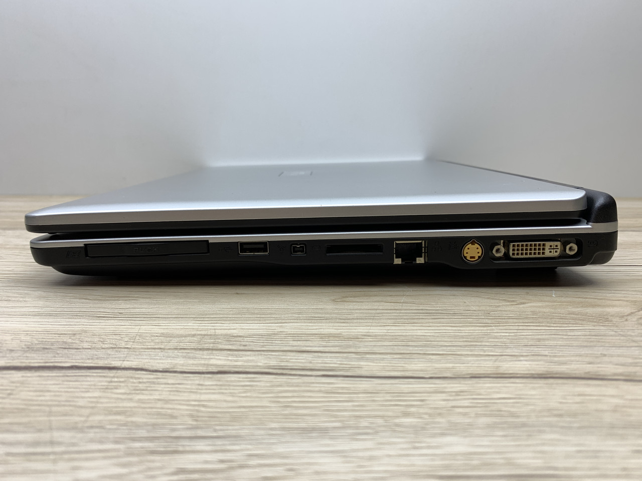 Б/в Ноутбук Fujitsu Amilo Pi1556 Intel Core 2 Duo T7200 / 2 Гб / SSD 120 Гб / Клас В