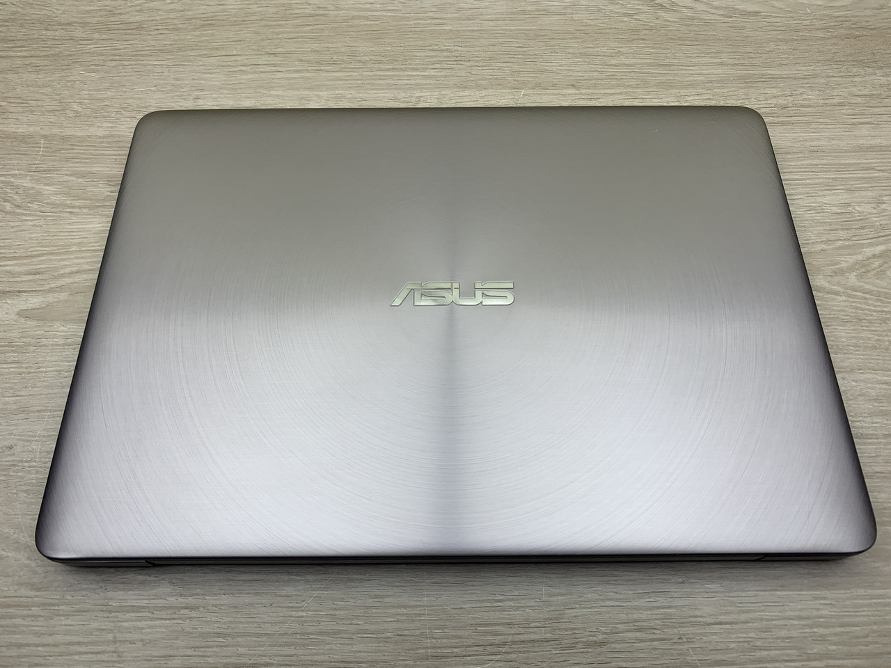 Б/в Ноутбук Asus Zenbook UX310U / Intel Core i5-6200U / 16 Гб / SSD 240 Гб / Клас B