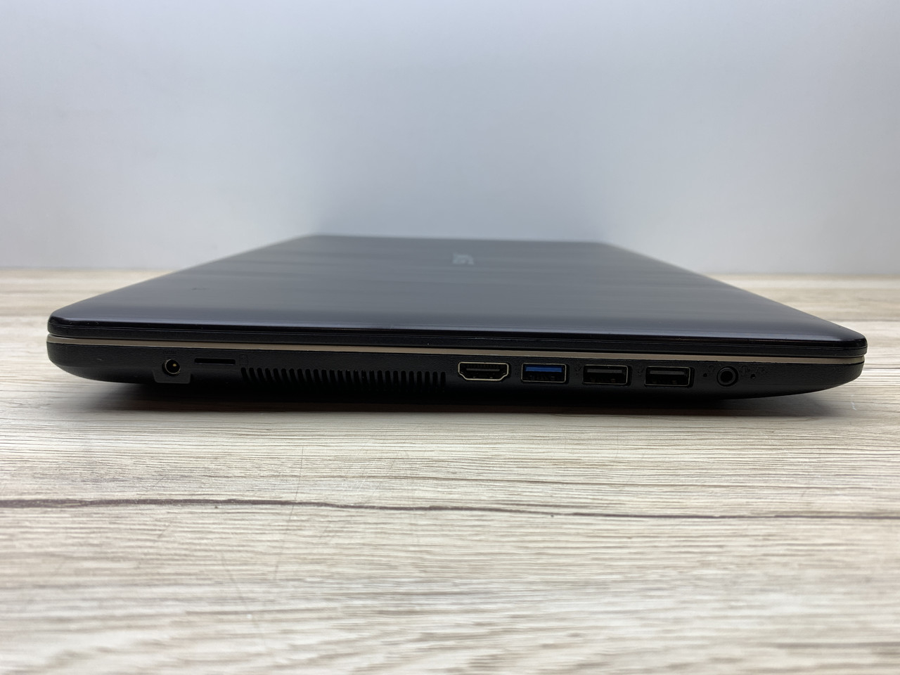 Б/в Ноутбук Asus R540N Intel Pentium N4200 / 4 Гб / SSD 120 Гб / Клас В