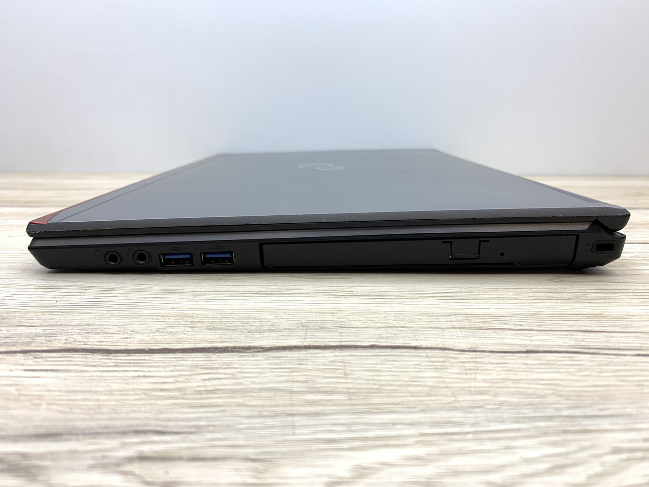 Б/в Ноутбук Fujitsu LifeBook E754 Intel Core i5-4300M / 8 Гб / SSD 120 Гб / Клас В