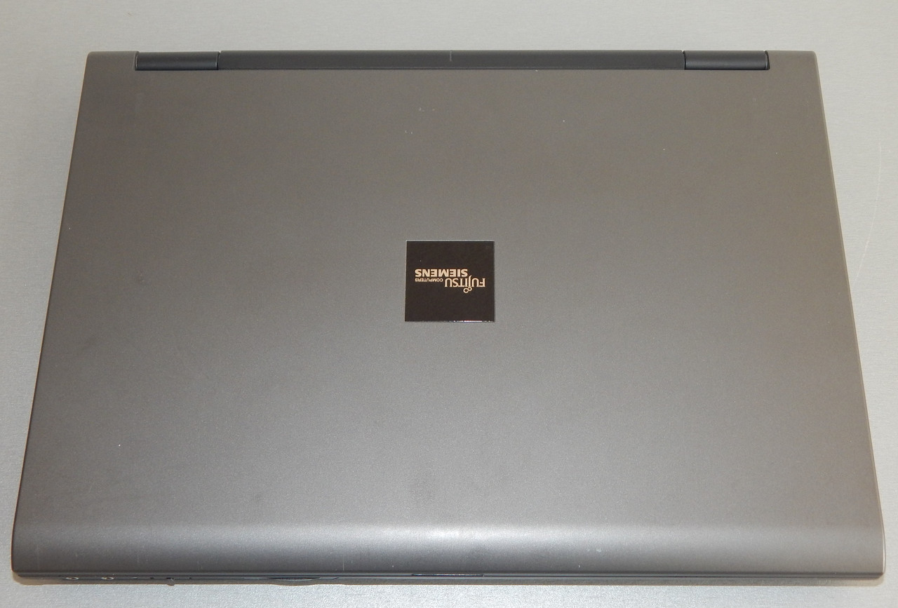 Б/в Ноутбук Fujitsu ESPRIMO Mobile D9510 / Intel Core i5 (3 покоління) / 4 Гб / Клас B