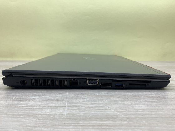 Б/в Ноутбук Fujitsu Lifebook E754 / Intel Core i5 (4 покоління) / 8 Гб / 120 Гб / Клас B