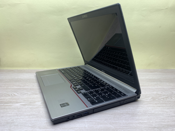 Б/в Ноутбук Fujitsu Lifebook E754 / Intel Core i5 (4 покоління) / 8 Гб / 120 Гб / Клас B