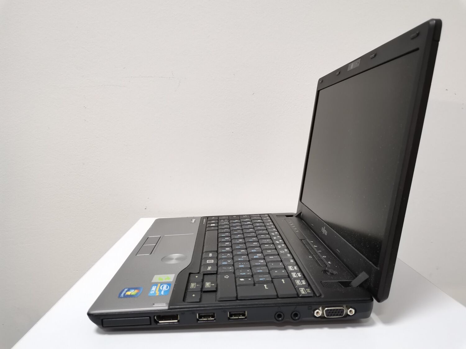 Б/в Ноутбук Fujitsu LifeBook P702 Intel Core i5-3320M / 8 Гб / HDD 500 Гб / Клас В